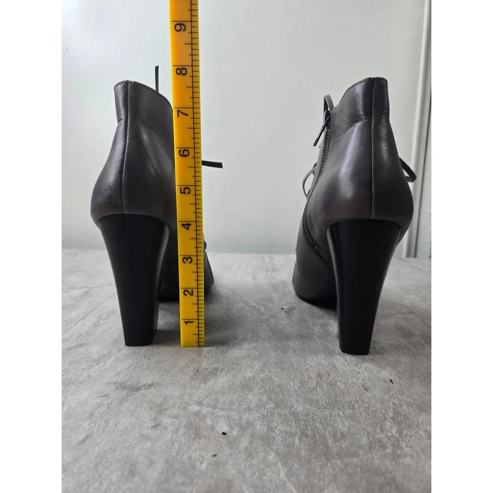 Steve Madden Lace Up Pointed Booties 8.5 Gray Leather Block Heel Boots Victorian